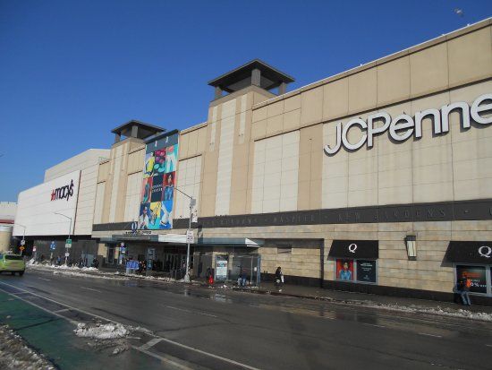Queens Center Alışveriş Merkezi